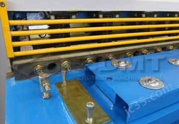 简易式防护栅栏和球面工作台